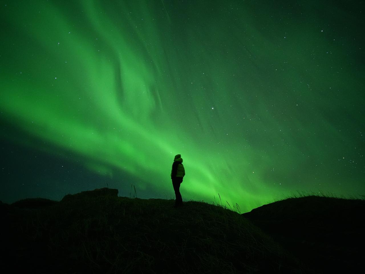 Como se Forma a Aurora Boreal? Descubra o Mistério por Trás das Luzes do Norte.